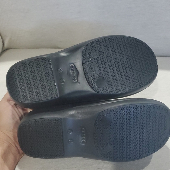 CROCS Neria Pro II Black Clogs - Picture 5 of 8